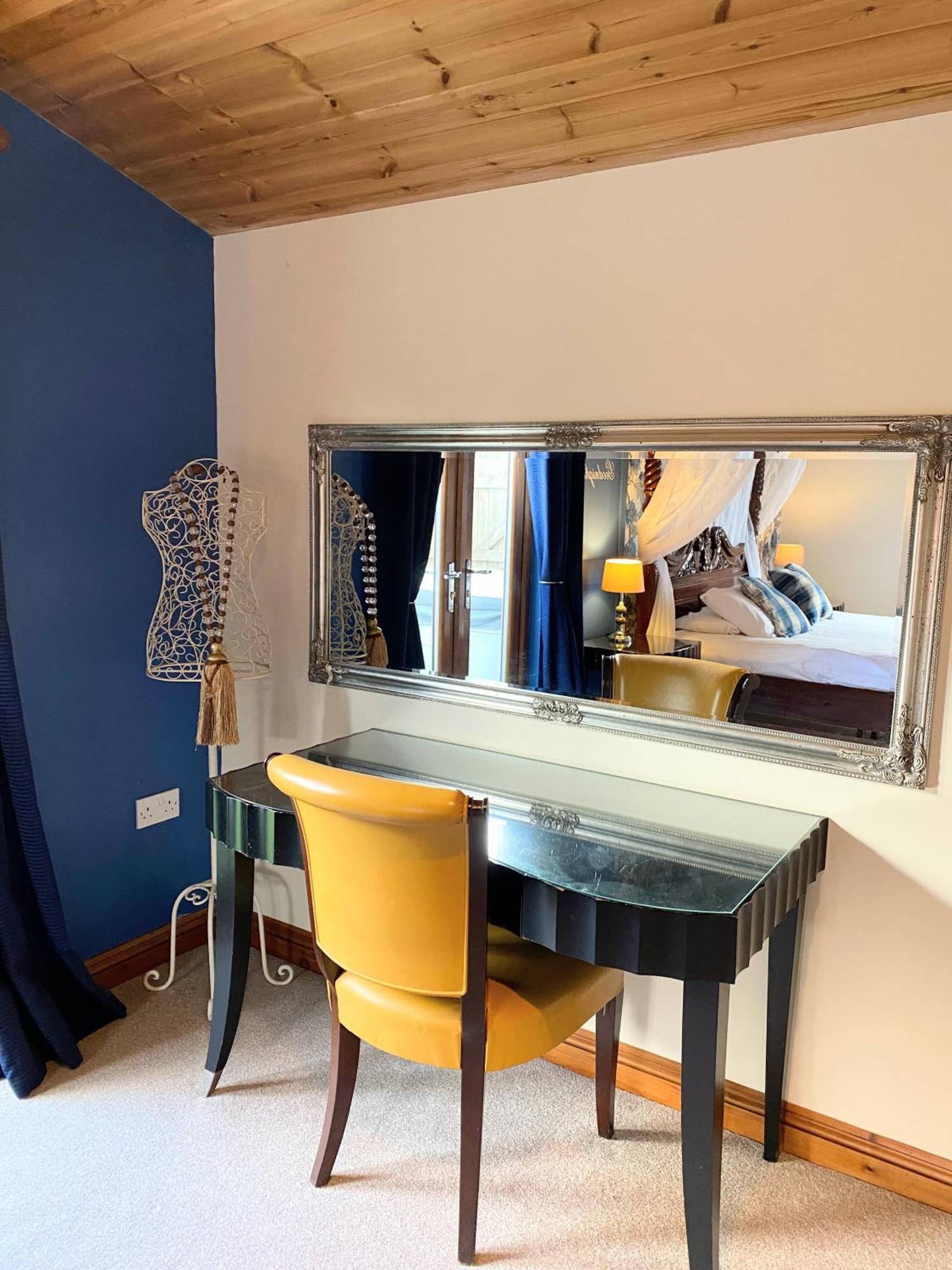 Lomond 5 With Private Hot Tub - Fife - Loch Leven - Lomond Hills - Pet Friendly Villa Kelty Kültér fotó