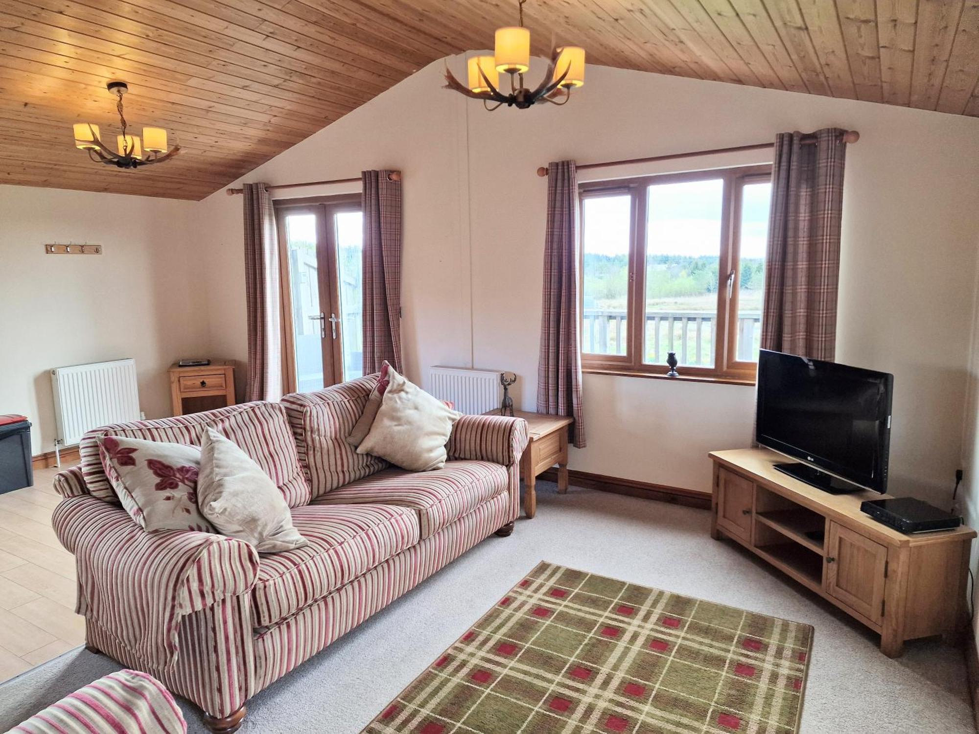 Lomond 5 With Private Hot Tub - Fife - Loch Leven - Lomond Hills - Pet Friendly Villa Kelty Kültér fotó