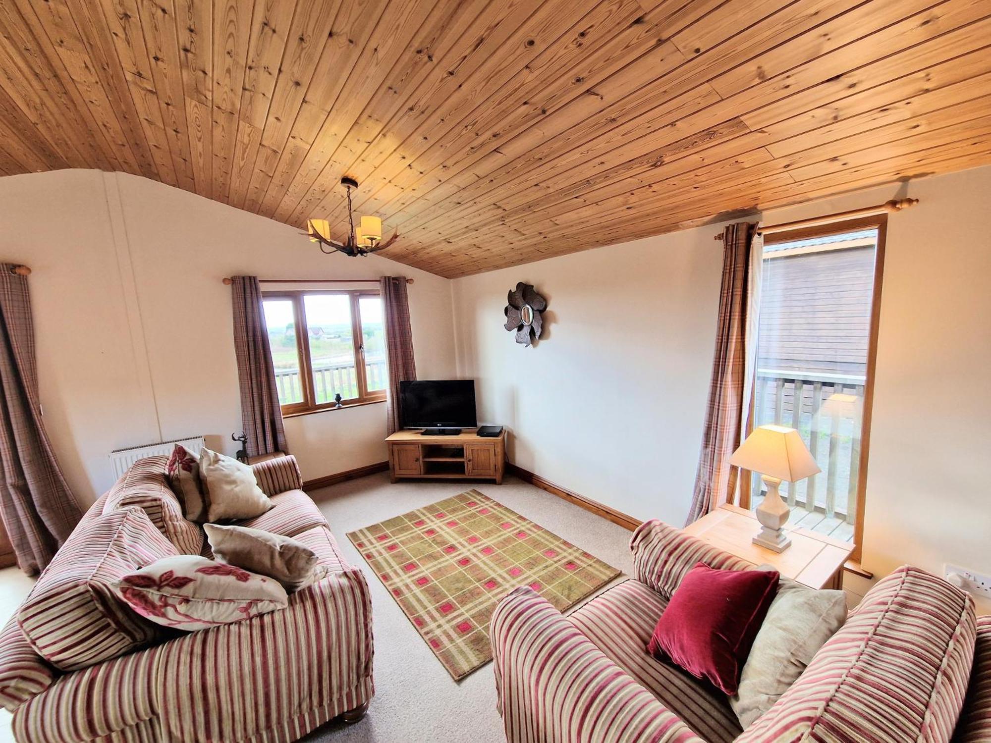 Lomond 5 With Private Hot Tub - Fife - Loch Leven - Lomond Hills - Pet Friendly Villa Kelty Kültér fotó